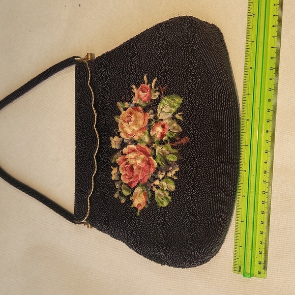 Vintage 1920 hand beaded purse - Picture 8 of 10